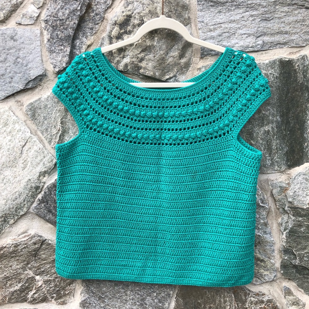 Vibrant Vintage Sweater Top!